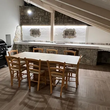 Luxury House Ledine