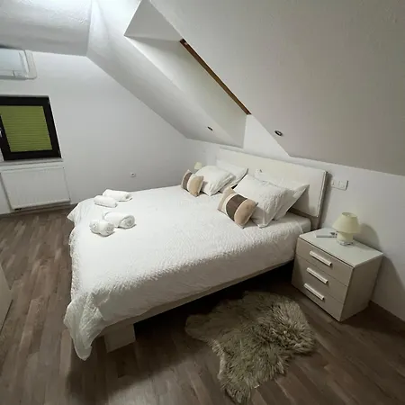 Holiday home Luxury House Ledine Spodnja Idrija