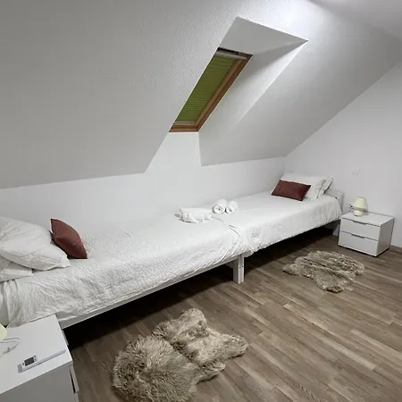 Luxury House Ledine 度假居
