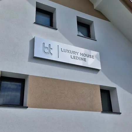 Holiday home Luxury House Ledine *