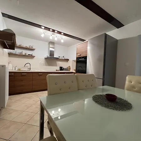Luxury House Ledine 度假居 Spodnja Idrija