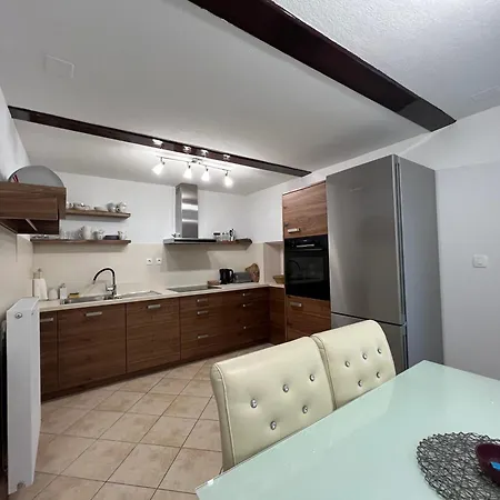 Luxury House Ledine 度假居 Spodnja Idrija