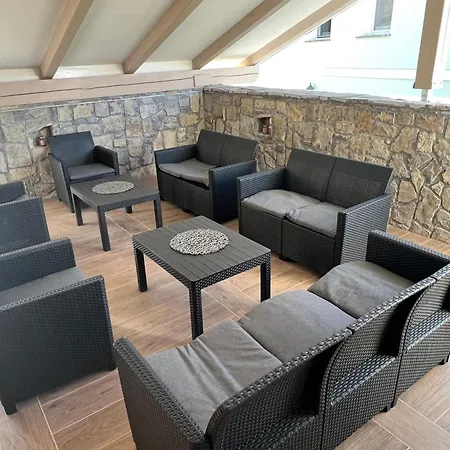 Luxury House Ledine *