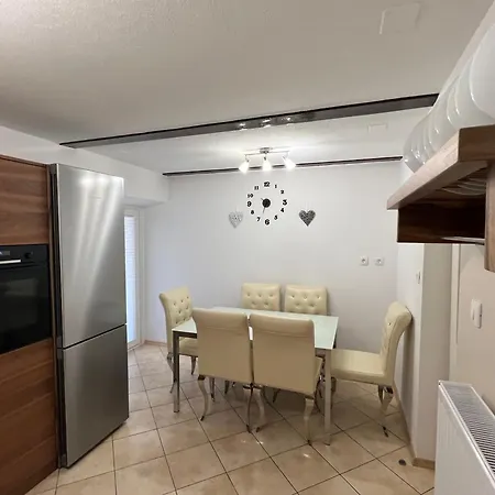 Luxury House Ledine